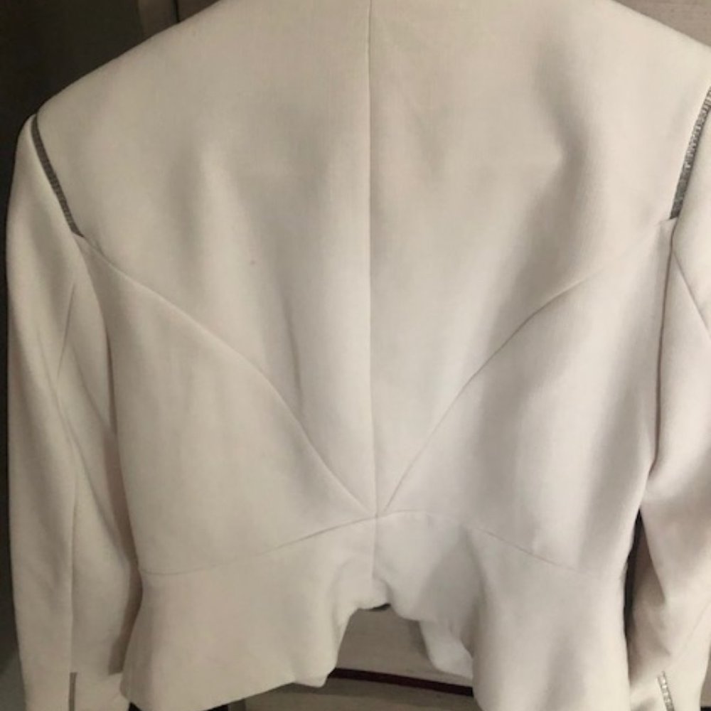 Blazer - Picture 3 of 3